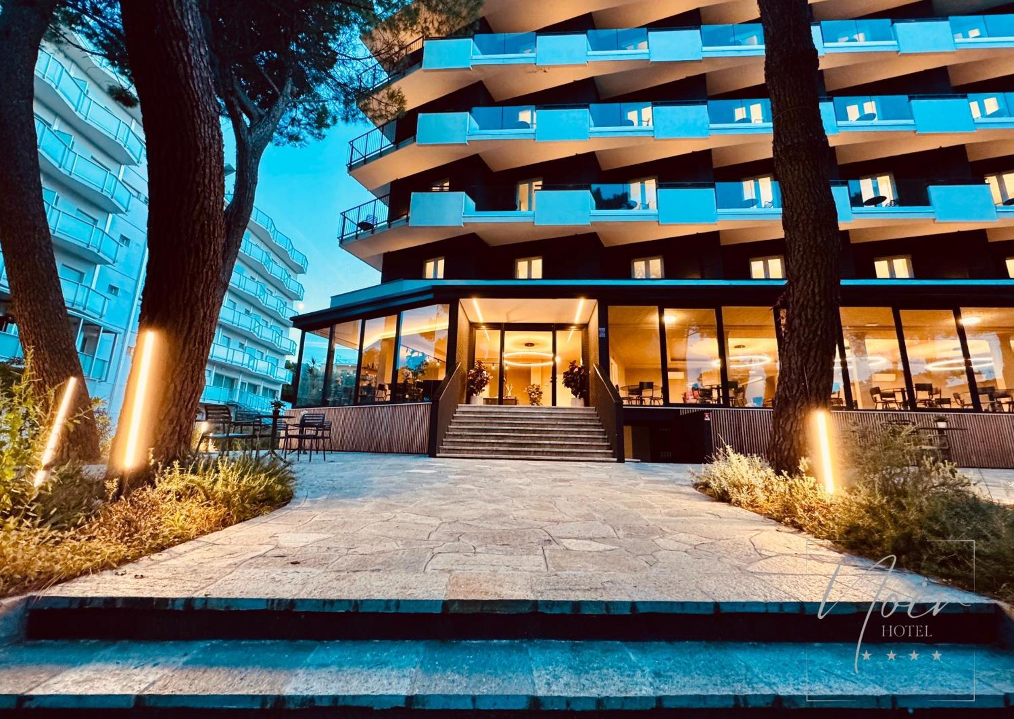 Hotel Noir - Free Breakfast & Brunch Until 13-00 - Vicinissimi A Mirabilandia