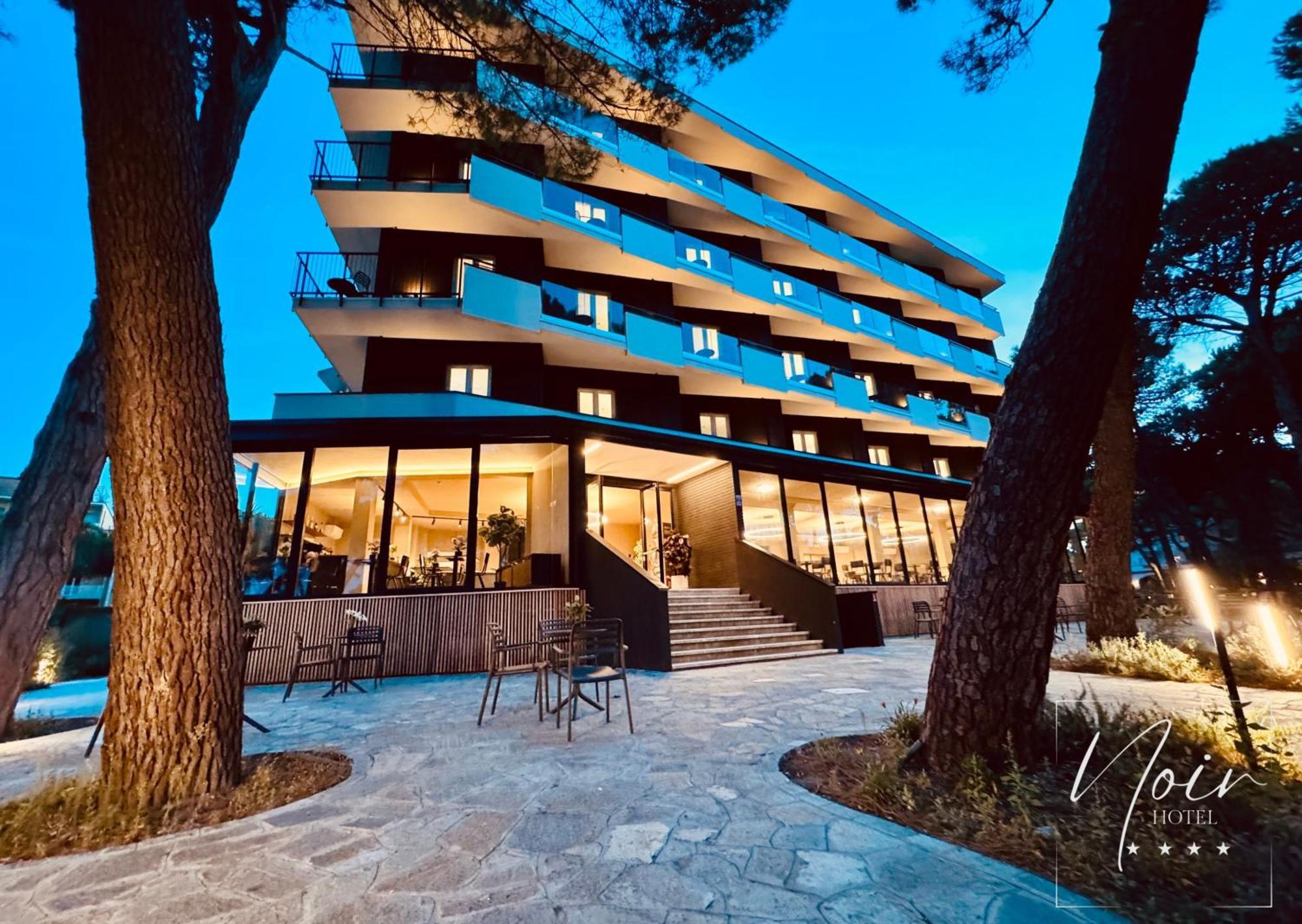 Noir - Free Breakfast & Brunch Until 13-00 - Vicinissimi A Mirabilandia 4*