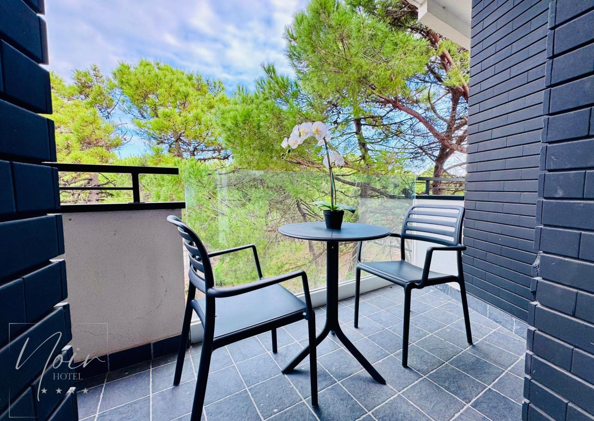 Noir - Free Breakfast & Brunch Until 13-00 - Vicinissimi A Mirabilandia 4* Milano Marittima