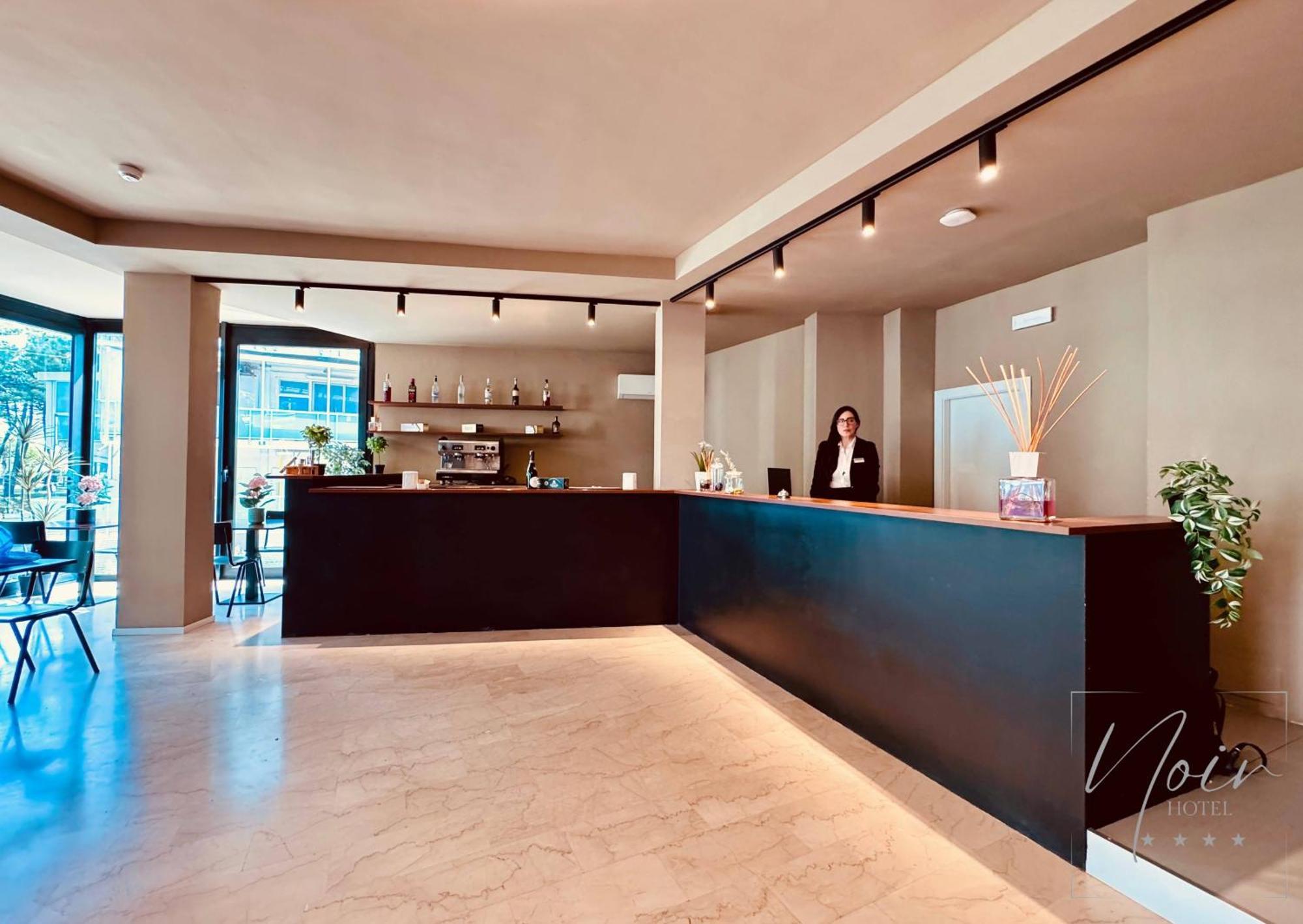 Noir - Free Breakfast & Brunch Until 13-00 - Vicinissimi A Mirabilandia 4* Milano Marittima