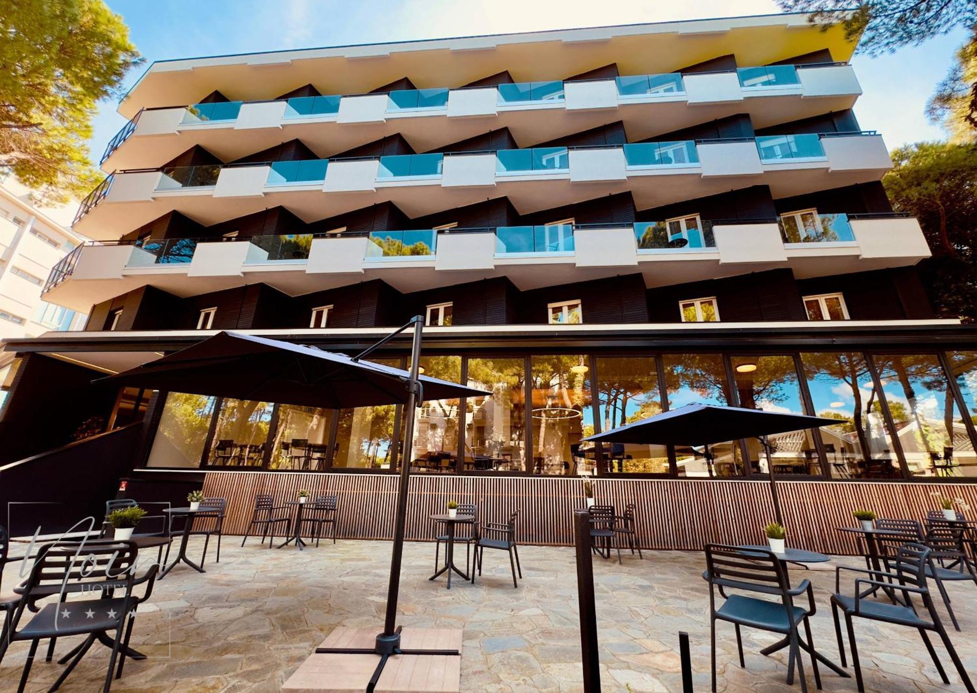 Noir - Free Breakfast & Brunch Until 13-00 - Vicinissimi A Mirabilandia Hotel 4*